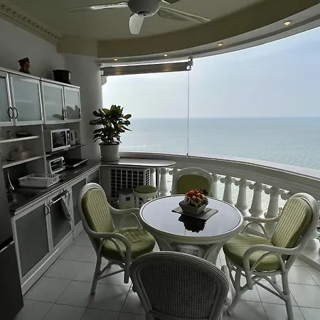 Sky Beach Pattaya Exterior photo