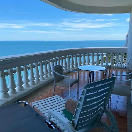 Sky Beach Pattaya Exterior photo