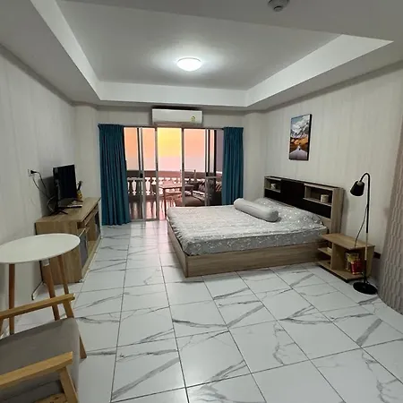 Sky Beach Pattaya Exterior photo